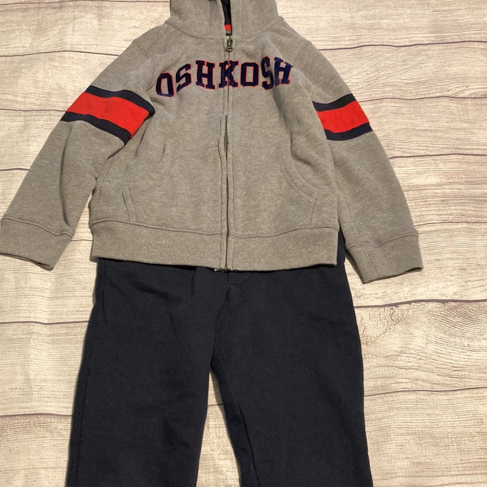 Boys Oshkosh Sweatsuit 6